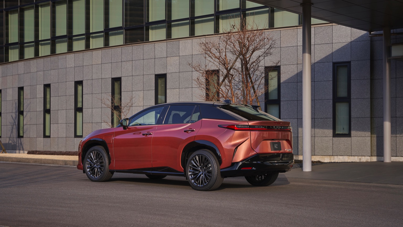 Lexus_RZ_450e-8