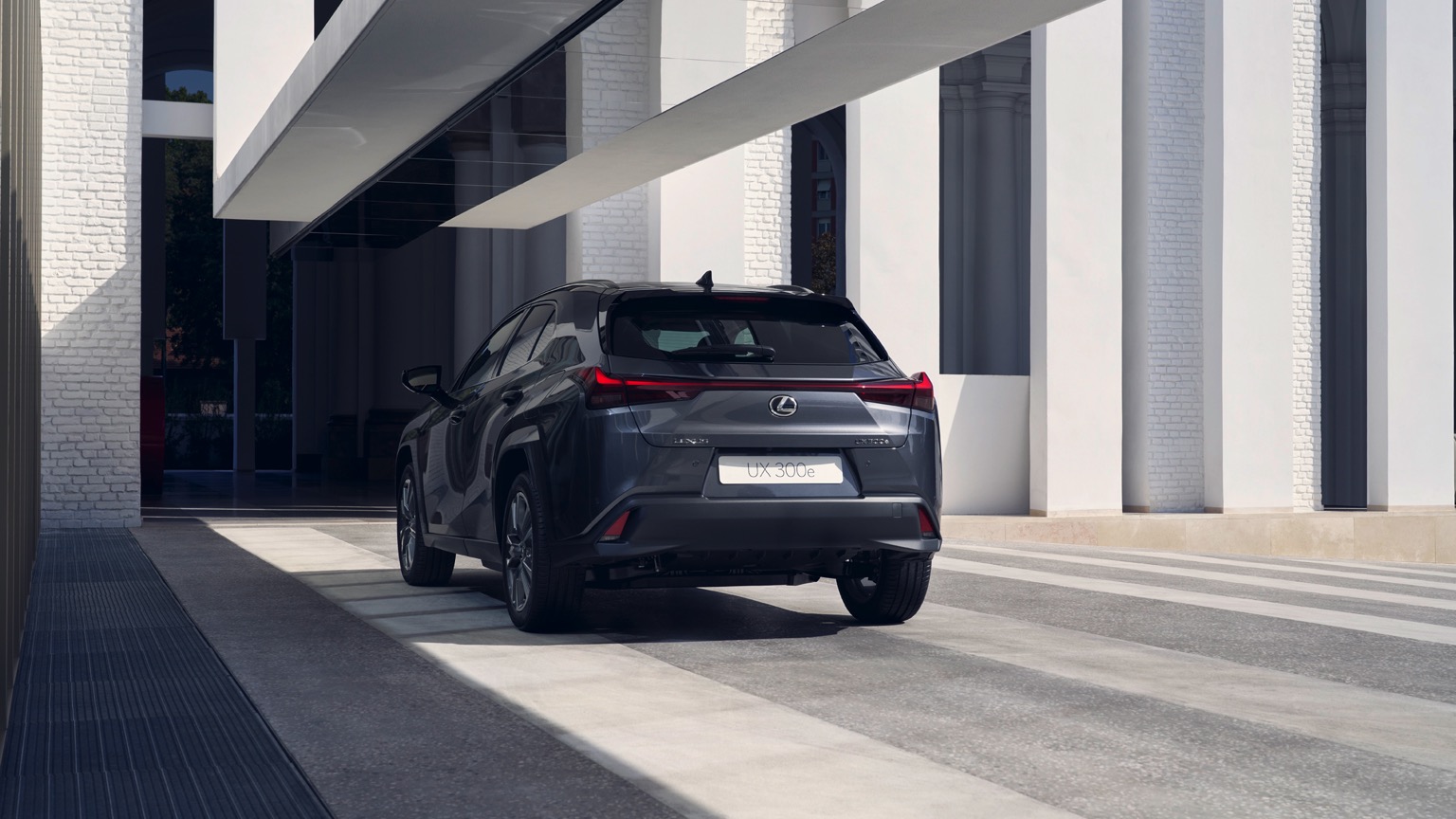 Lexus_UX_300e_Electric_2023-10