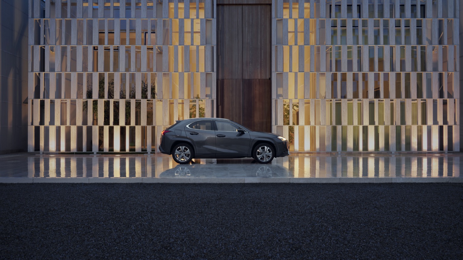 Lexus_UX_300e_Electric_2023-13