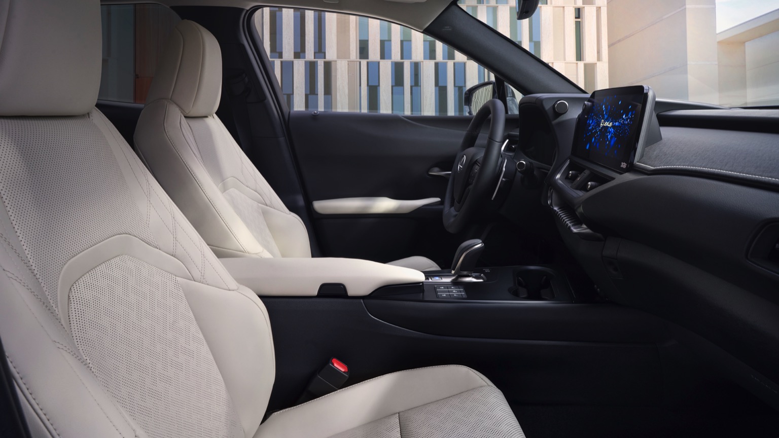 Lexus_UX_300e_Electric_2023-16