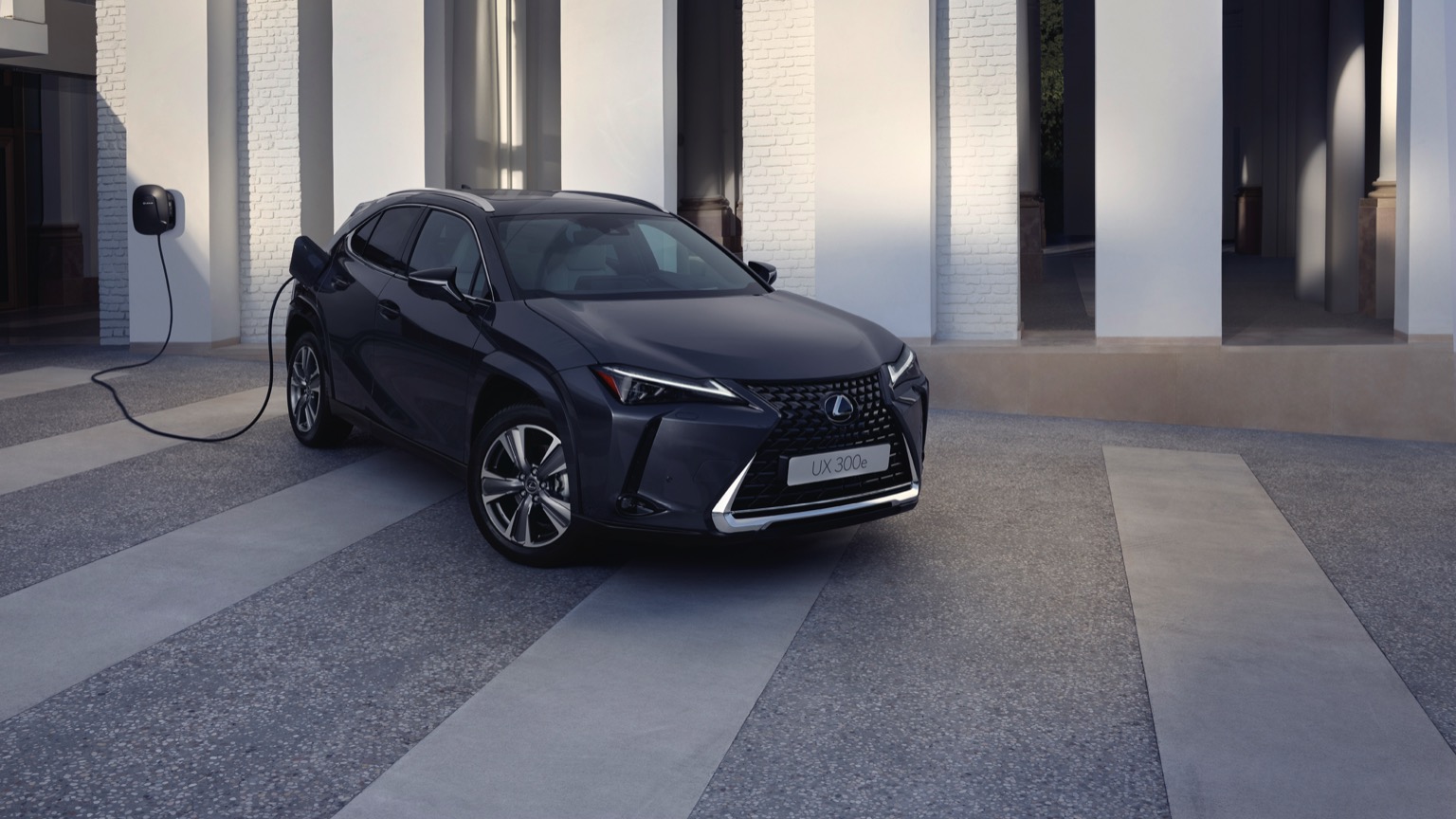 Lexus_UX_300e_Electric_2023-9