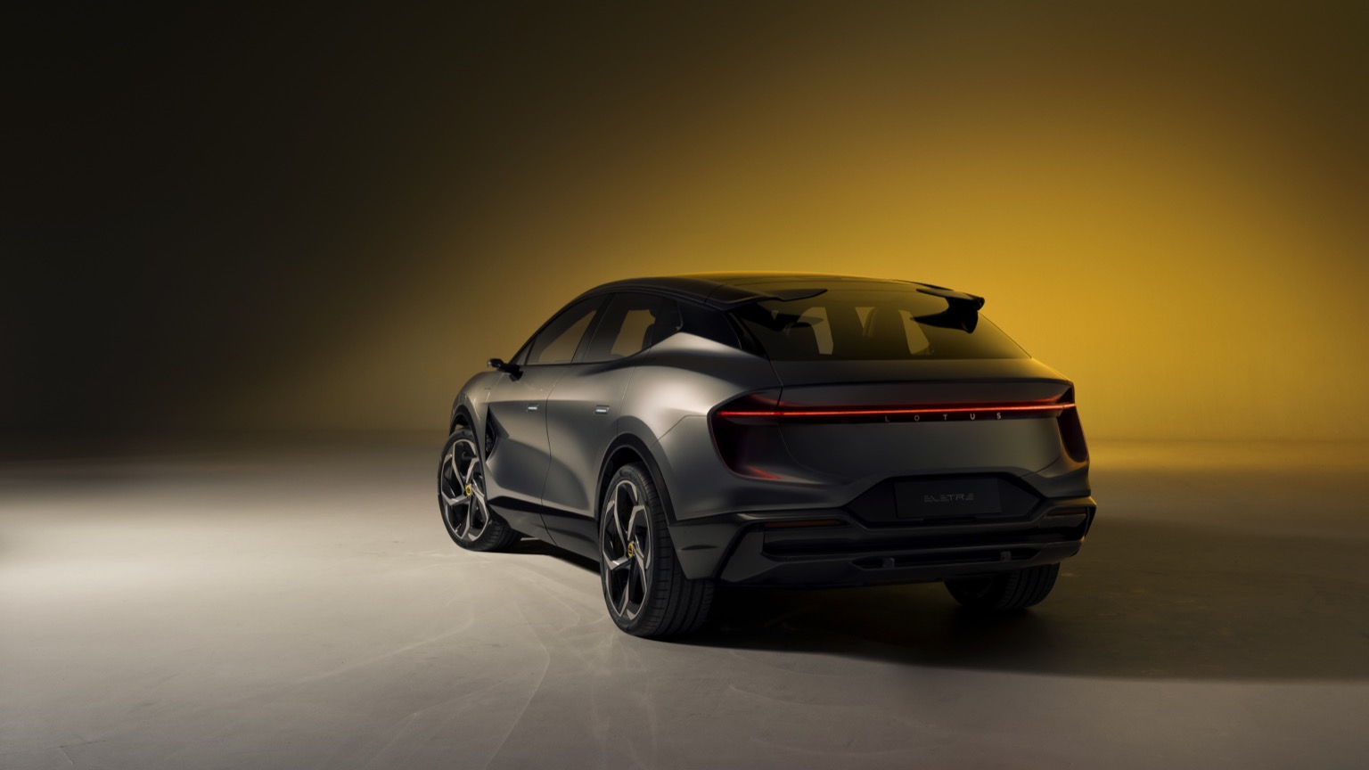 Lotus_Eletre-12