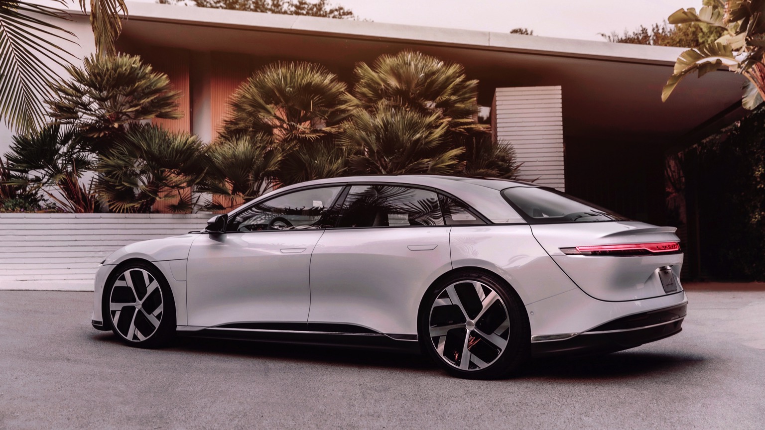 Lucid_Air-2