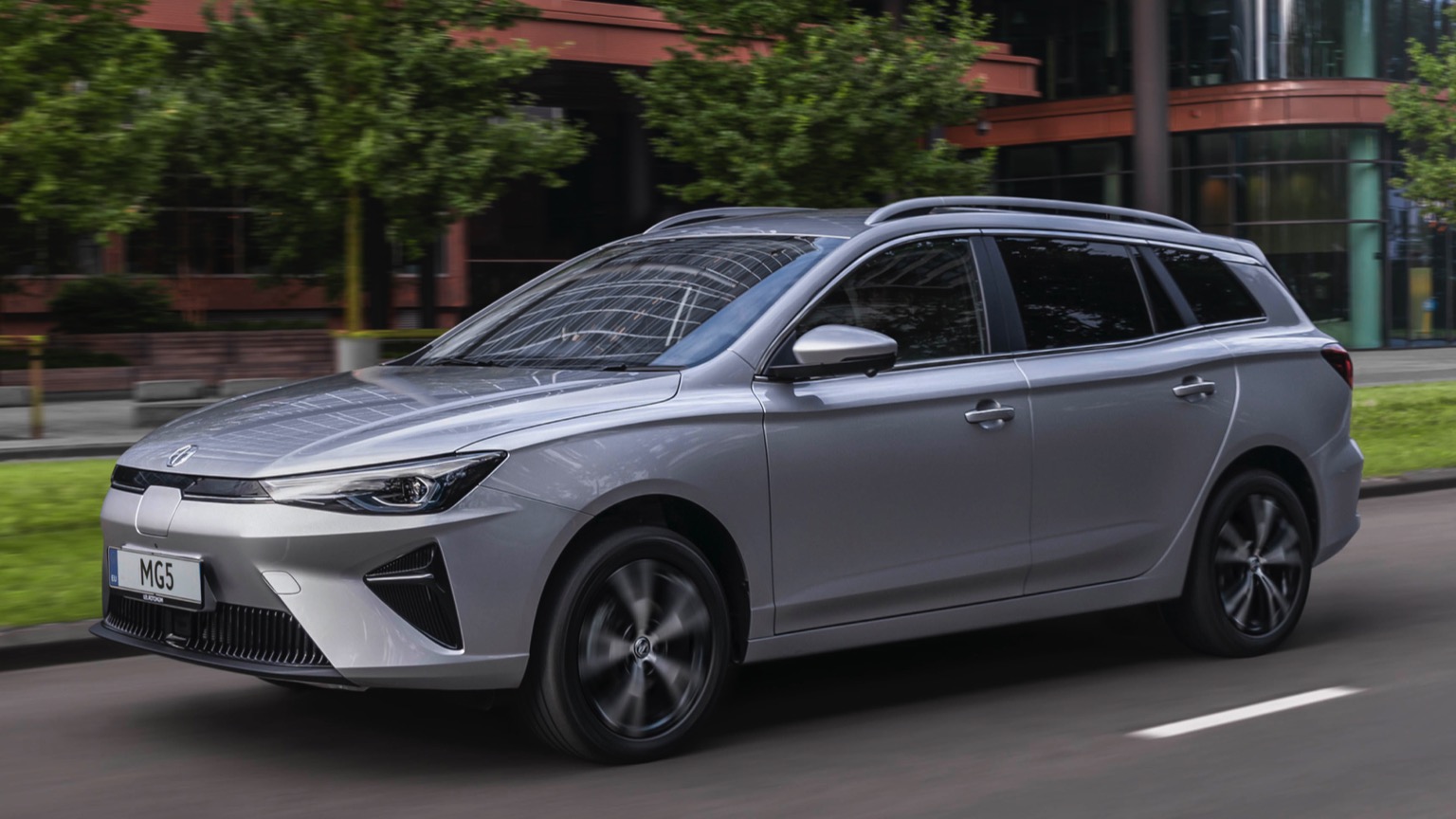 MG_MG5_Electric_2021-1