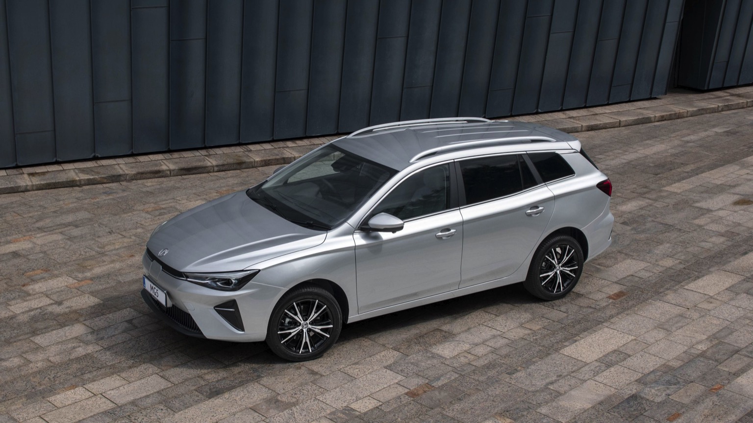 MG_MG5_Electric_2021-16