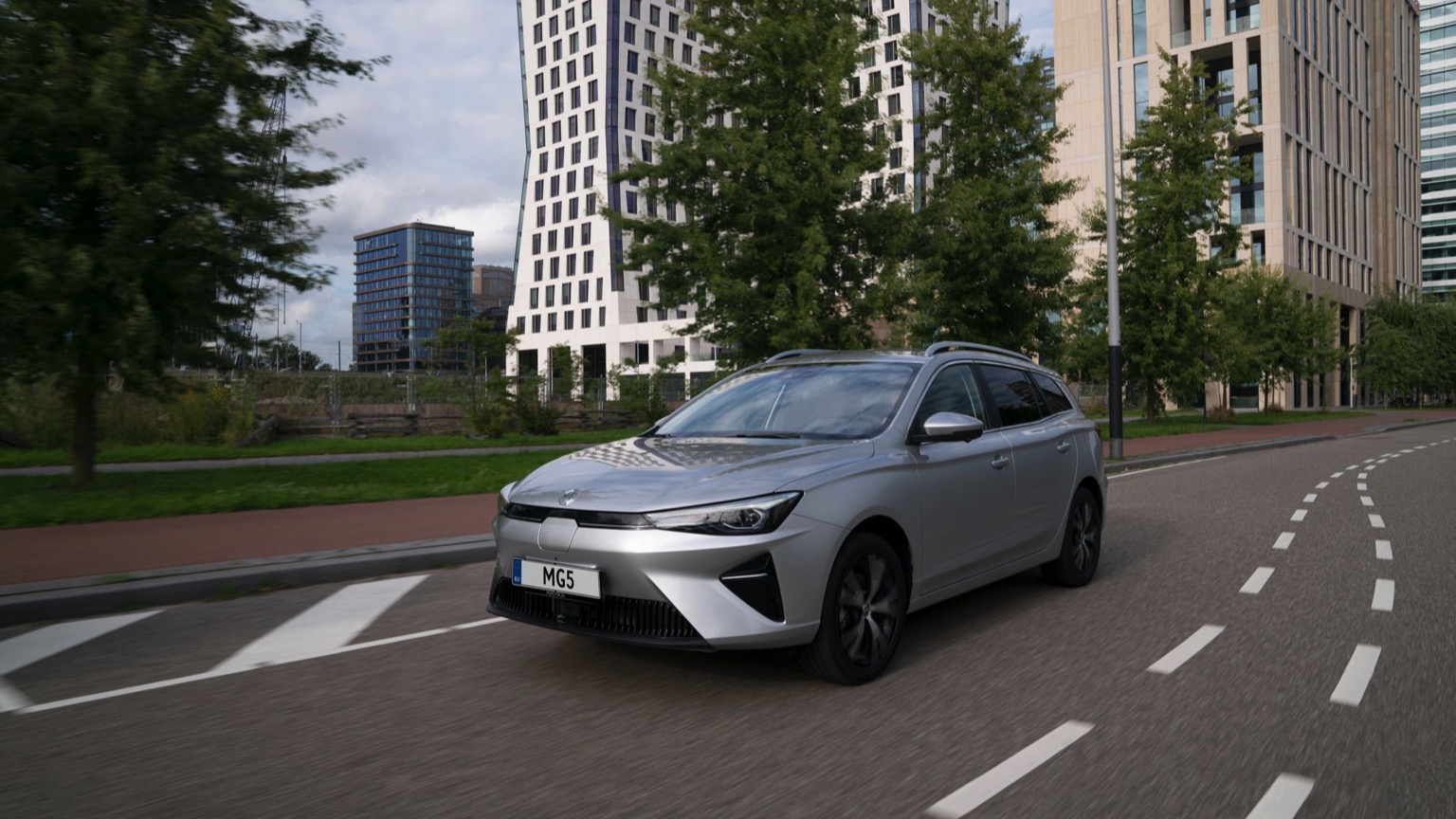 MG_MG5_Electric_2021-2