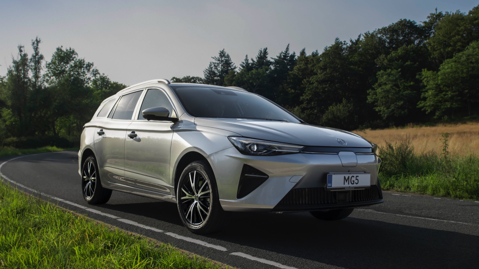 MG_MG5_Electric_2021-5