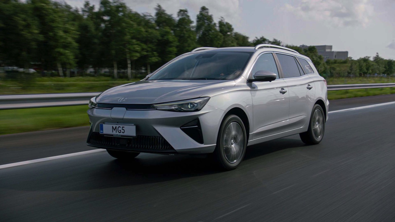 MG_MG5_Electric_2021-6
