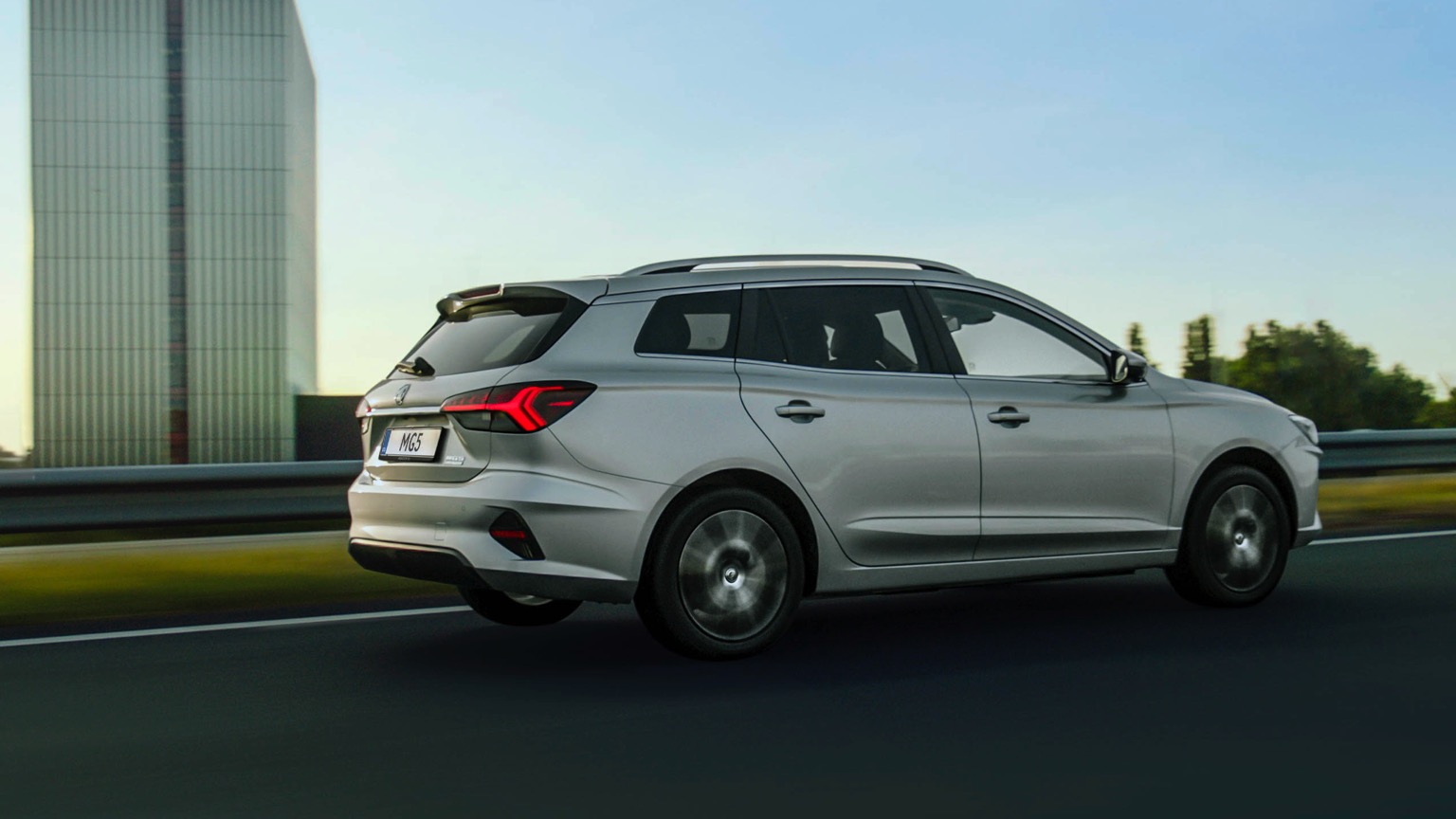 MG_MG5_Electric_2021-8
