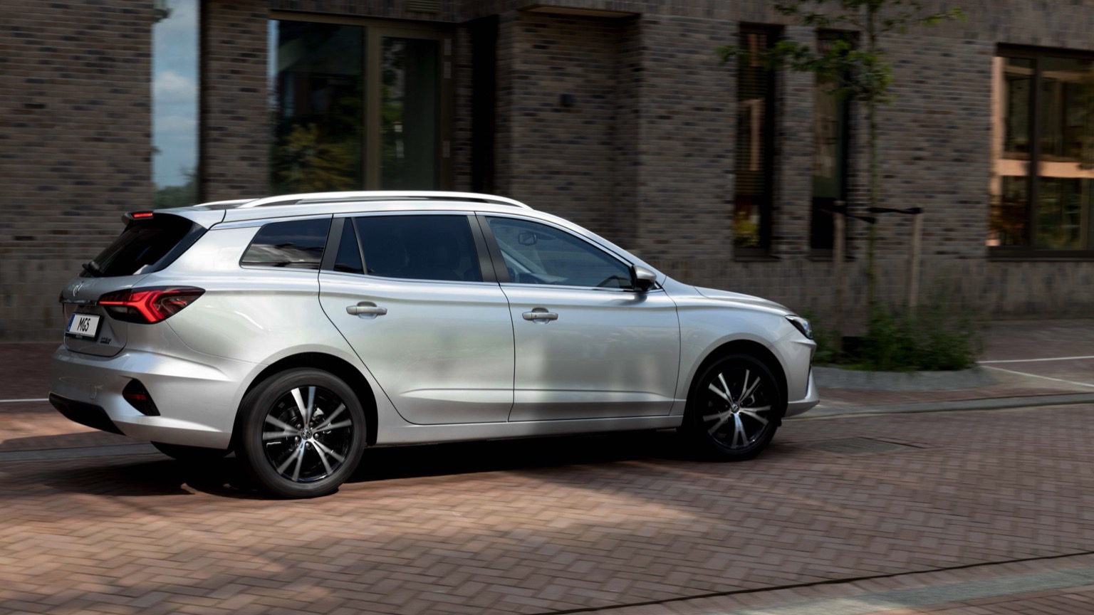 MG_MG5_Electric_2021-9