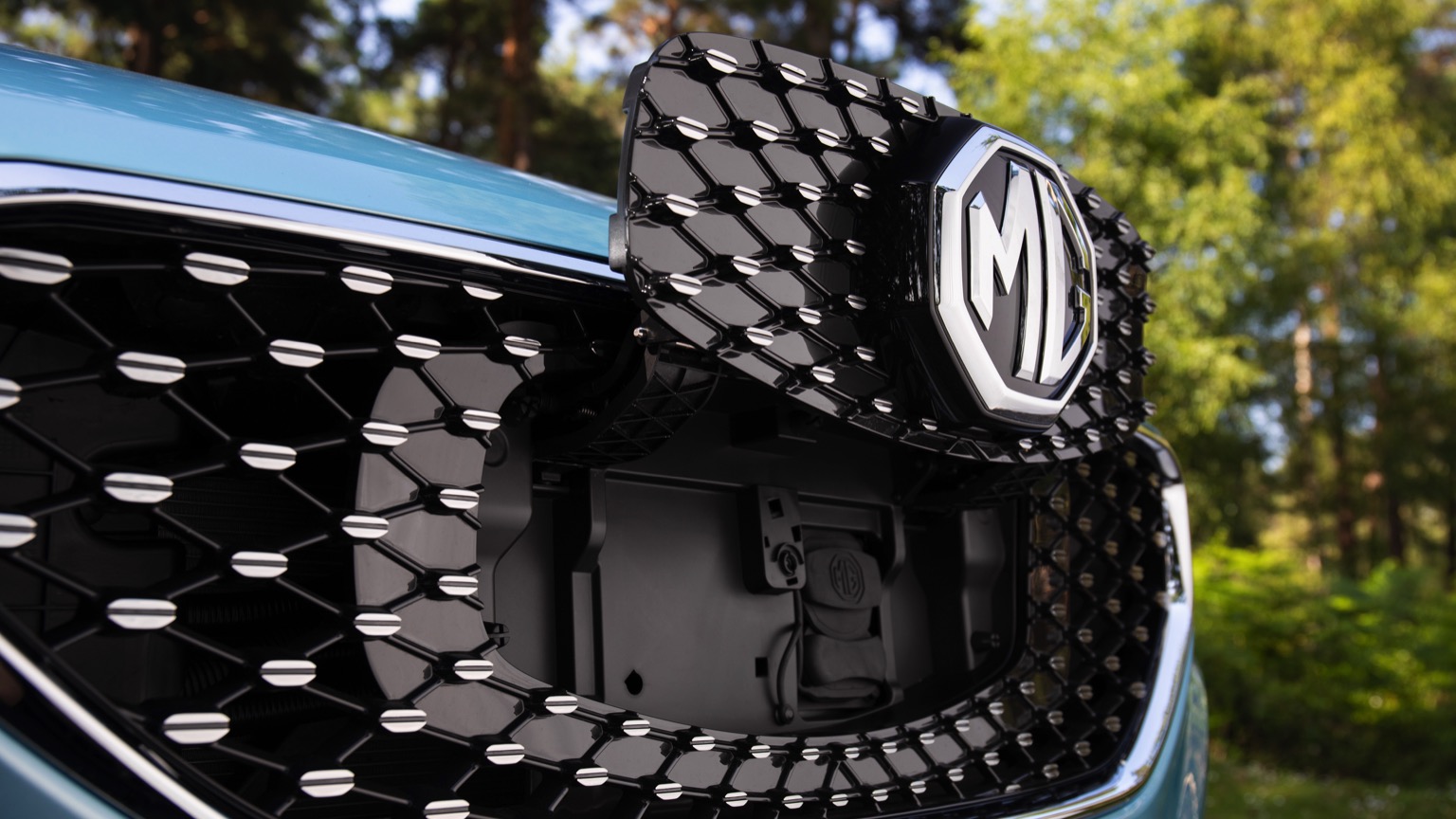 MG_ZS_EV-12