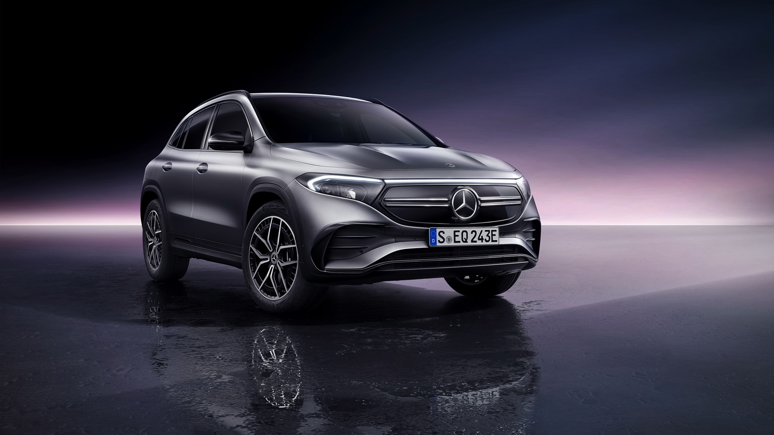 Mercedes_EQA-12