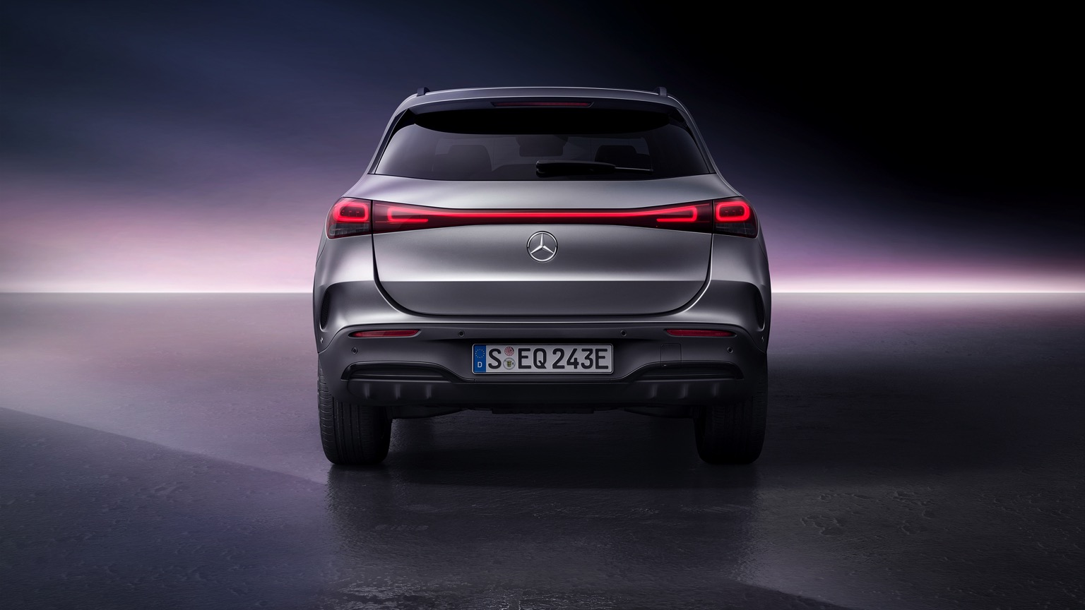 Mercedes_EQA-17