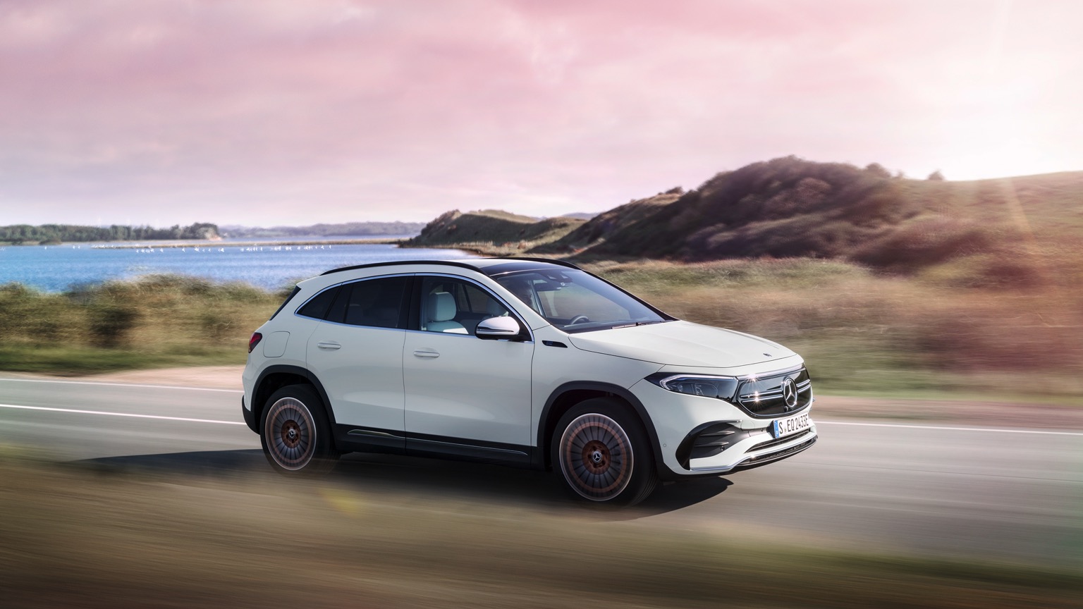 Mercedes_EQA-5