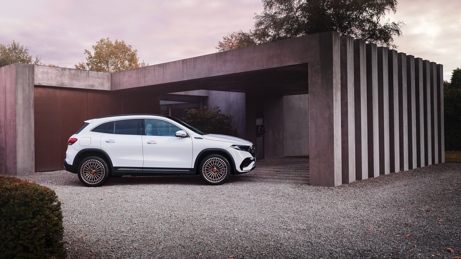 Mercedes_EQA-9