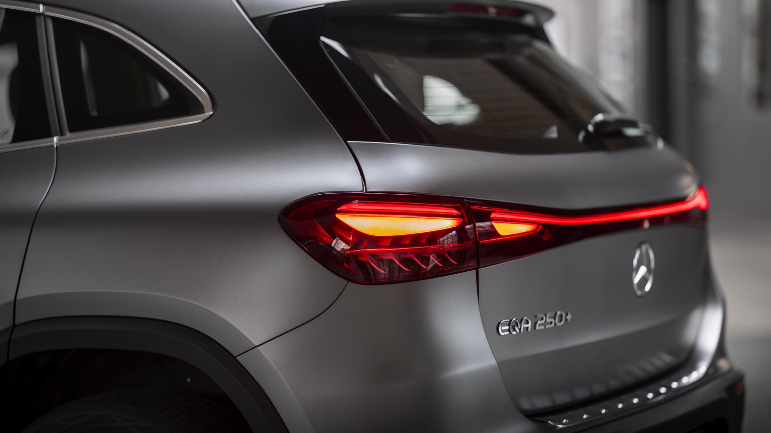 Mercedes_EQA_2024-27