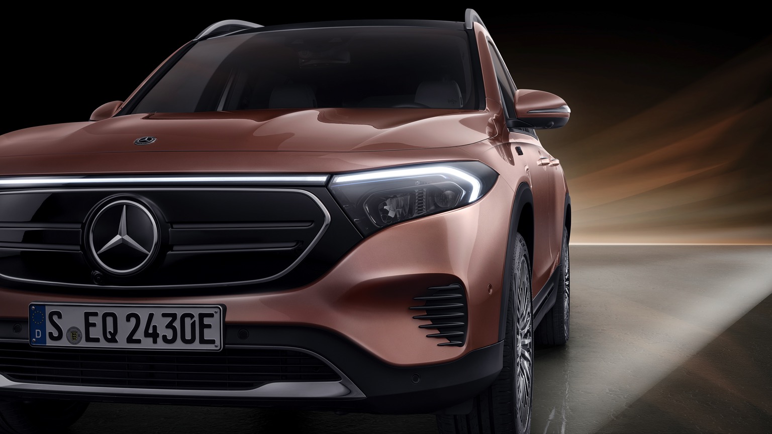 Mercedes_EQB-29