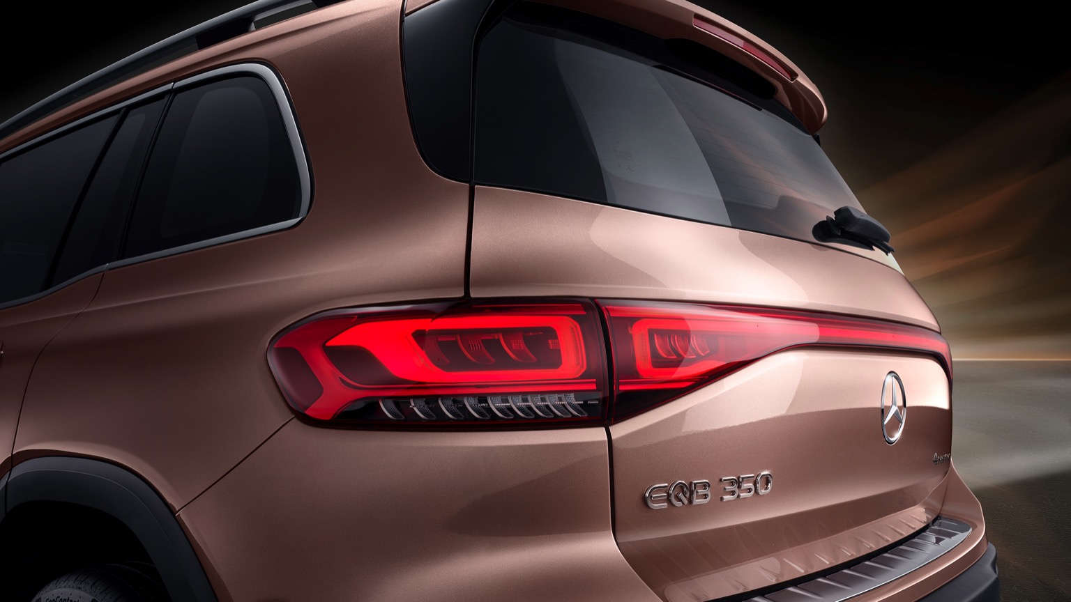 Mercedes_EQB-30