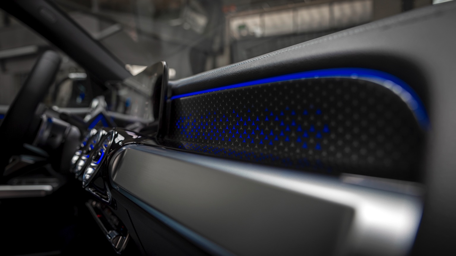 Mercedes_EQB_2024-23