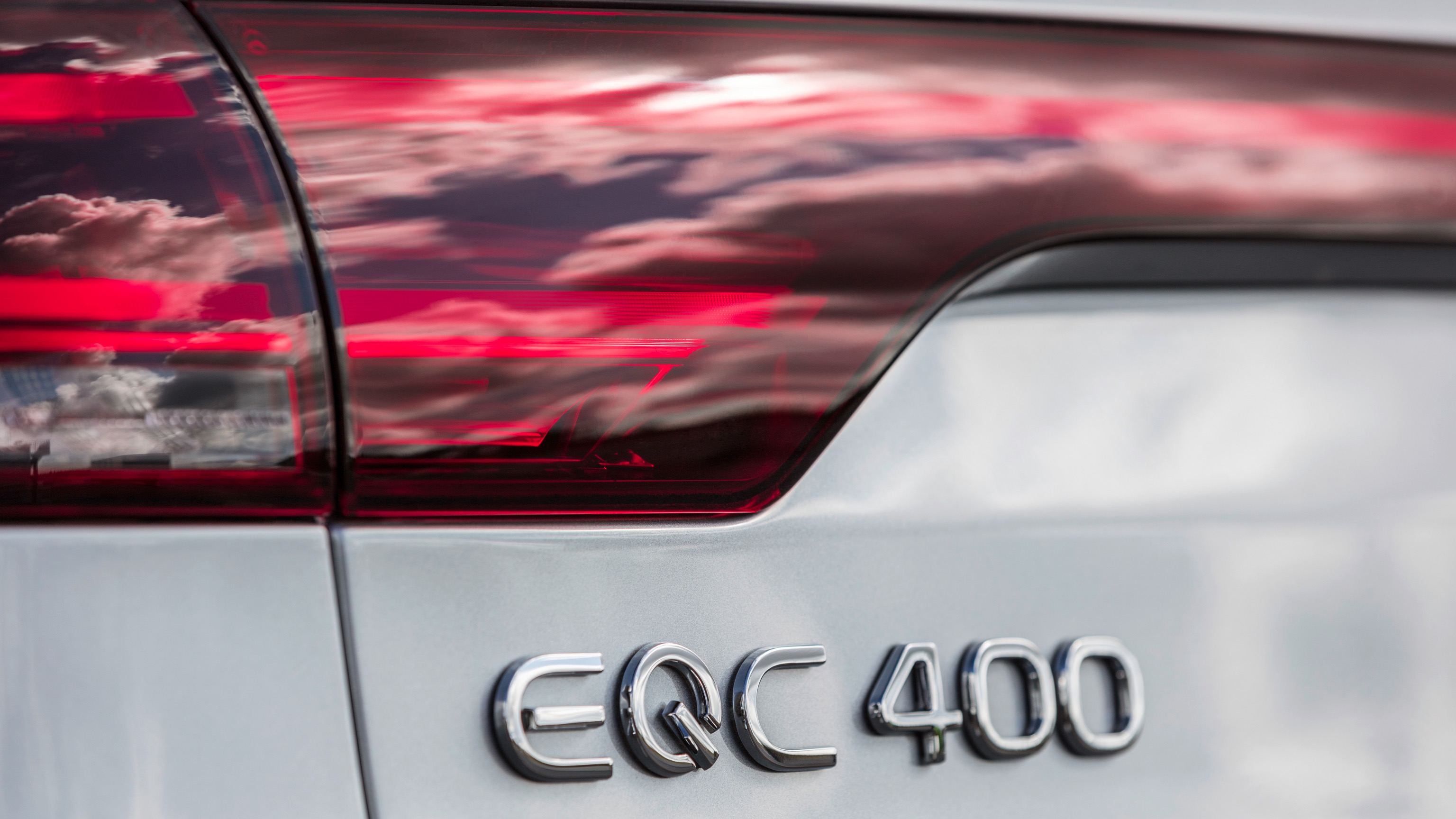 Mercedes_EQC-20