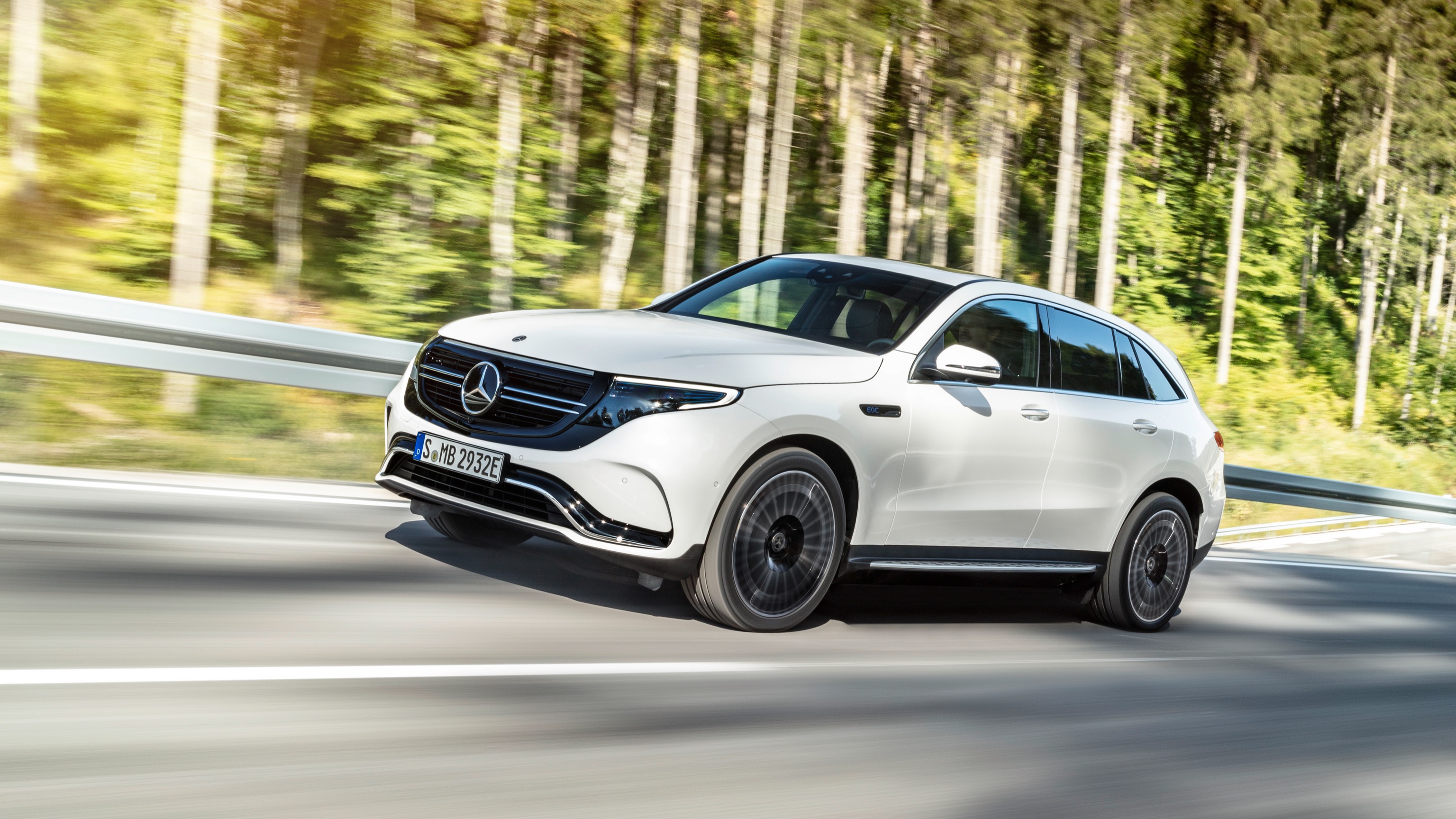 Mercedes_EQC-4
