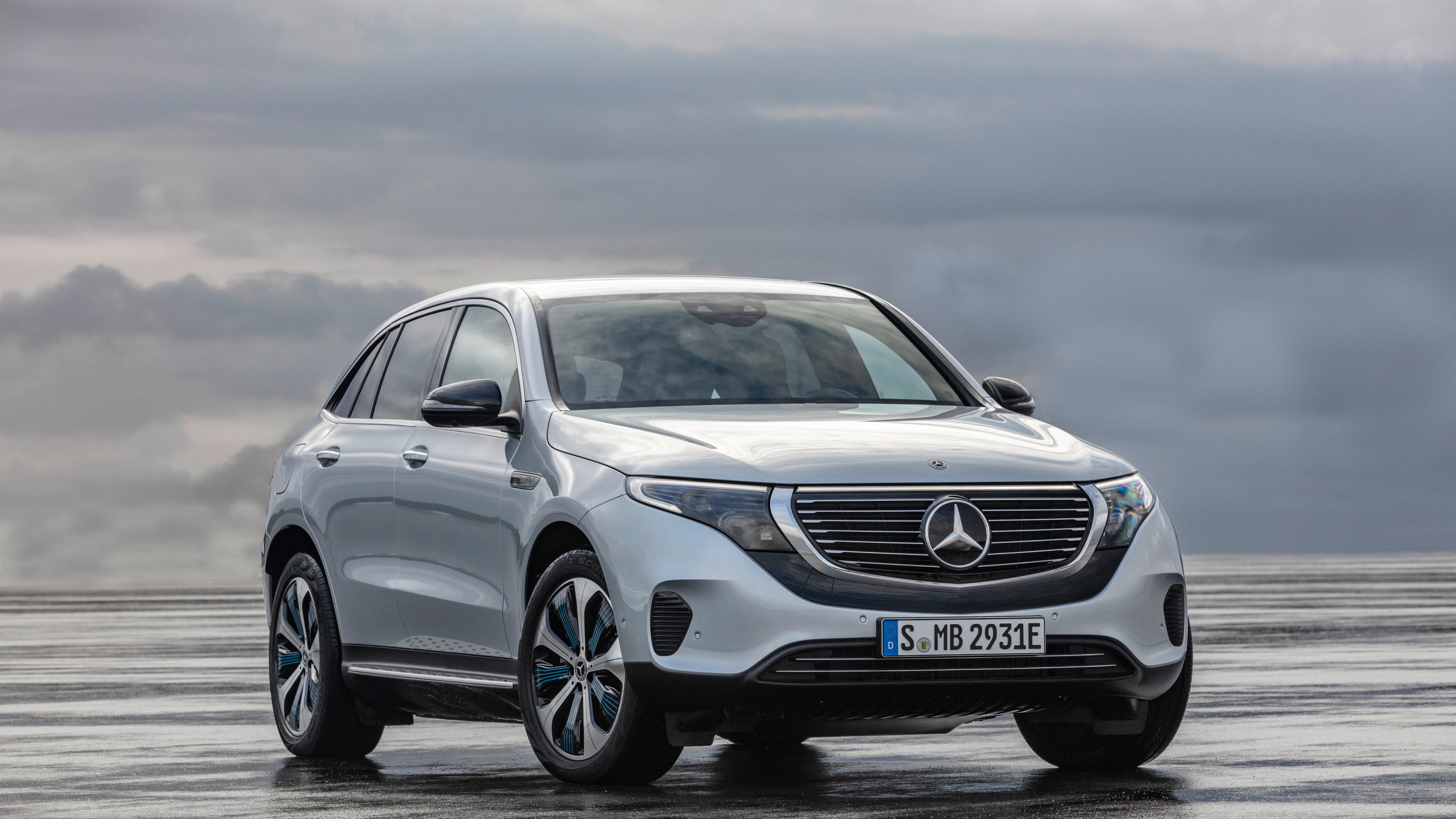 Mercedes_EQC-5