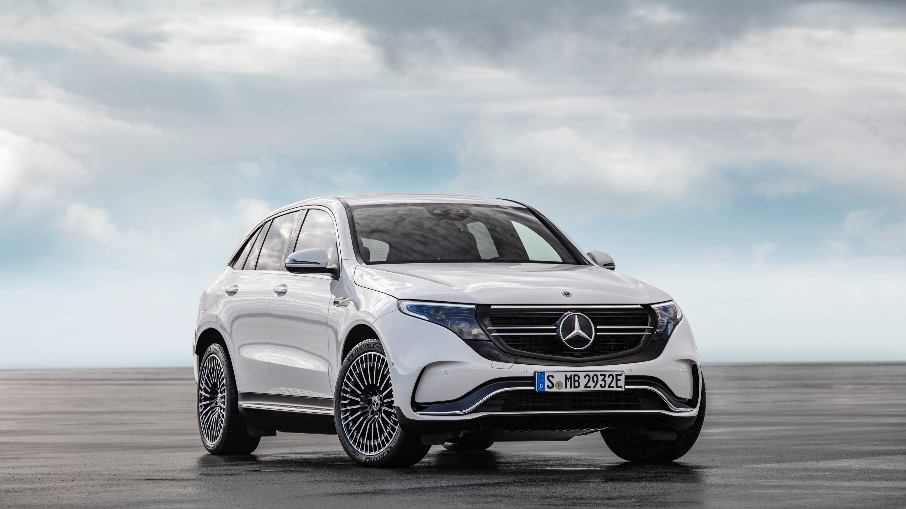 Mercedes_EQC-6