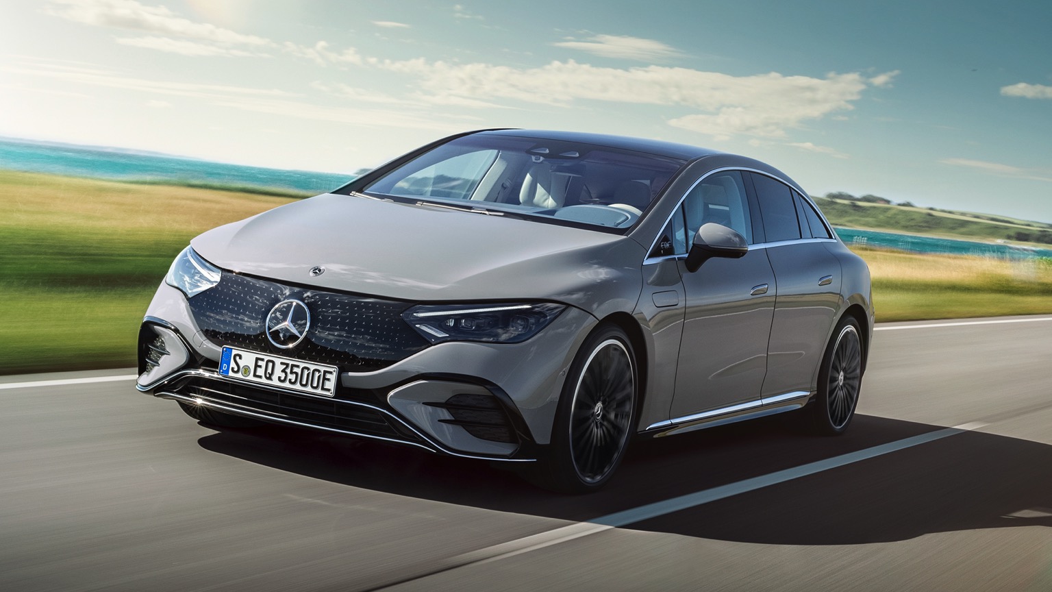 Mercedes_EQE-1