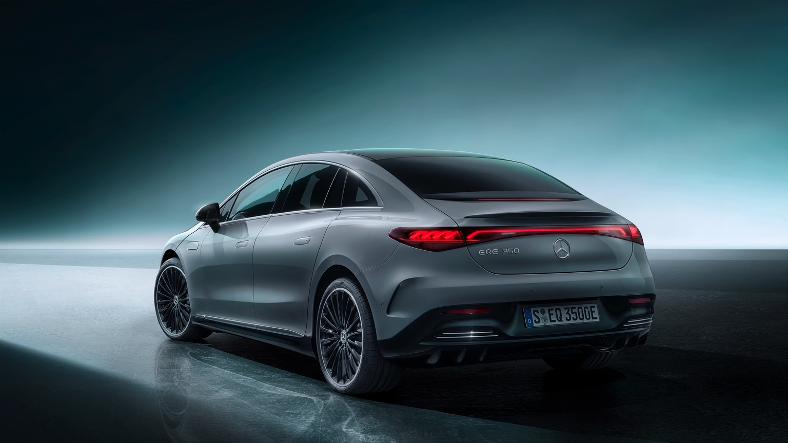 Mercedes_EQE-17