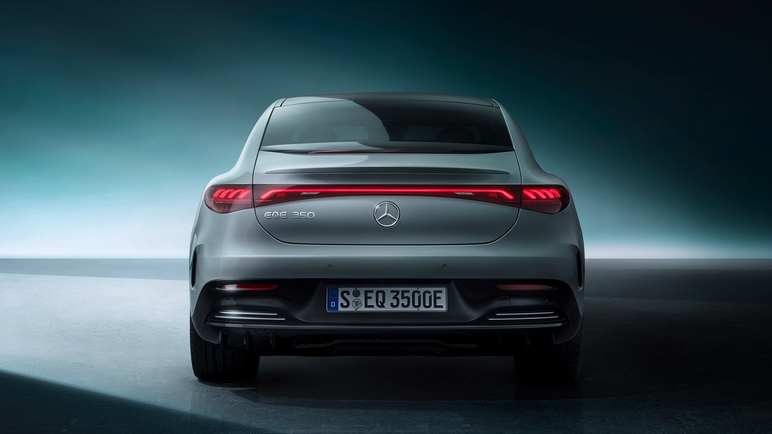 Mercedes_EQE-18