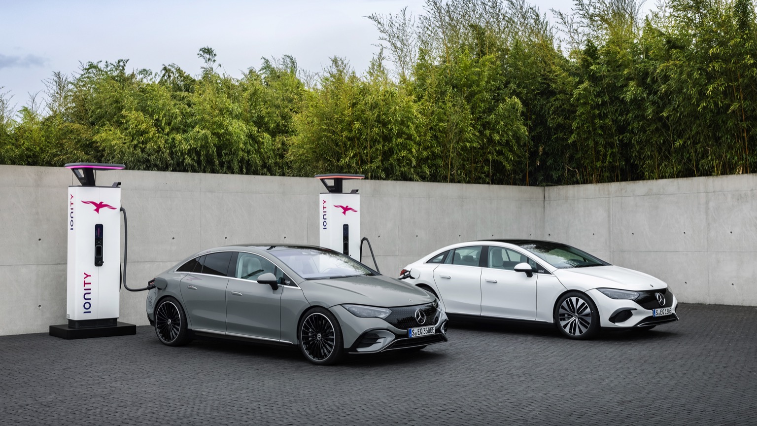 Mercedes_EQE-19