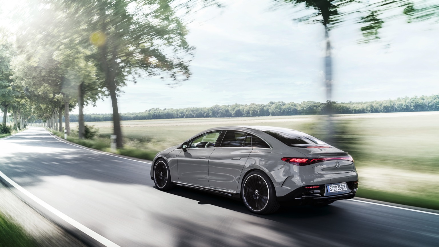 Mercedes_EQE-4