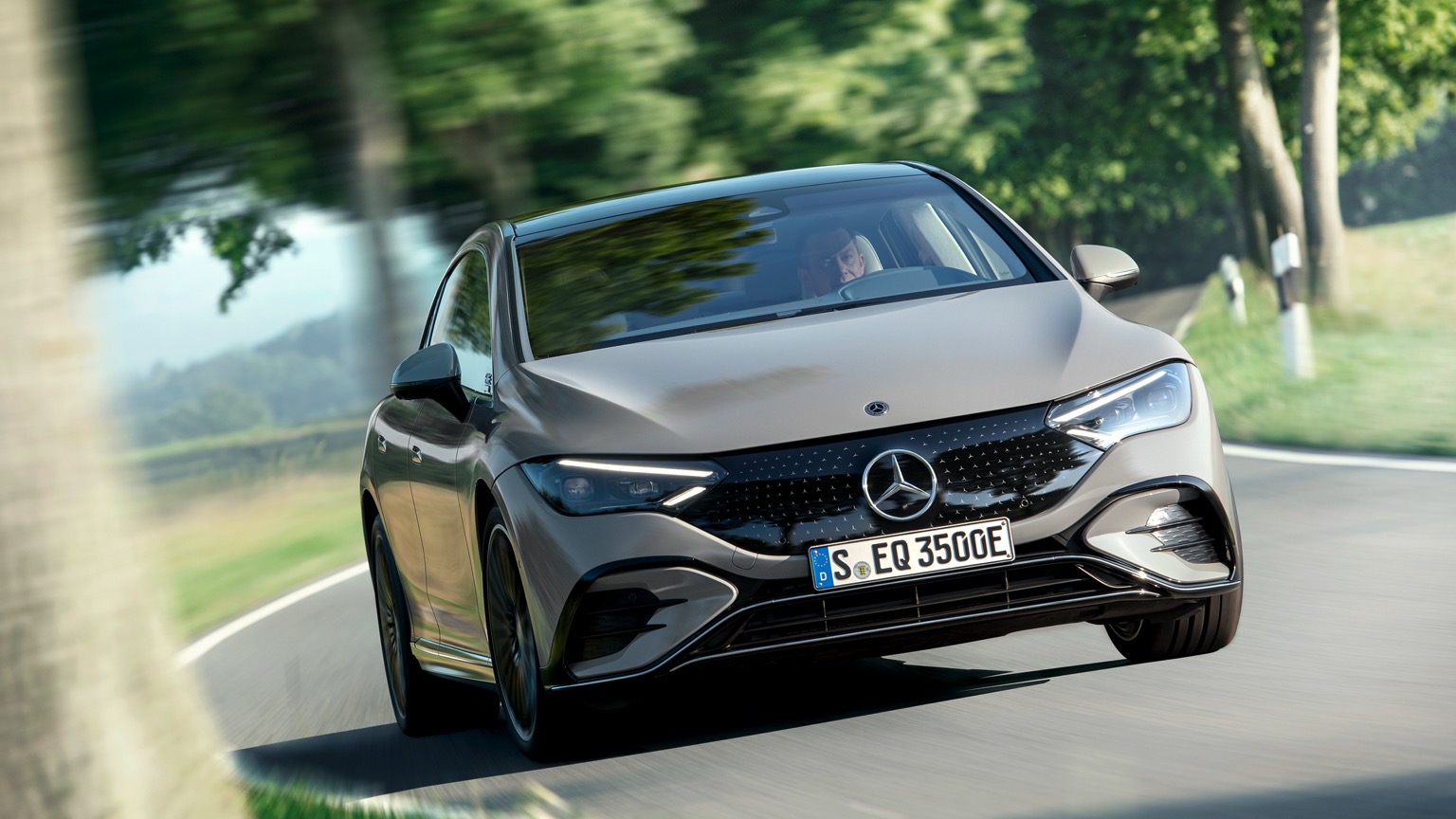 Mercedes_EQE-5