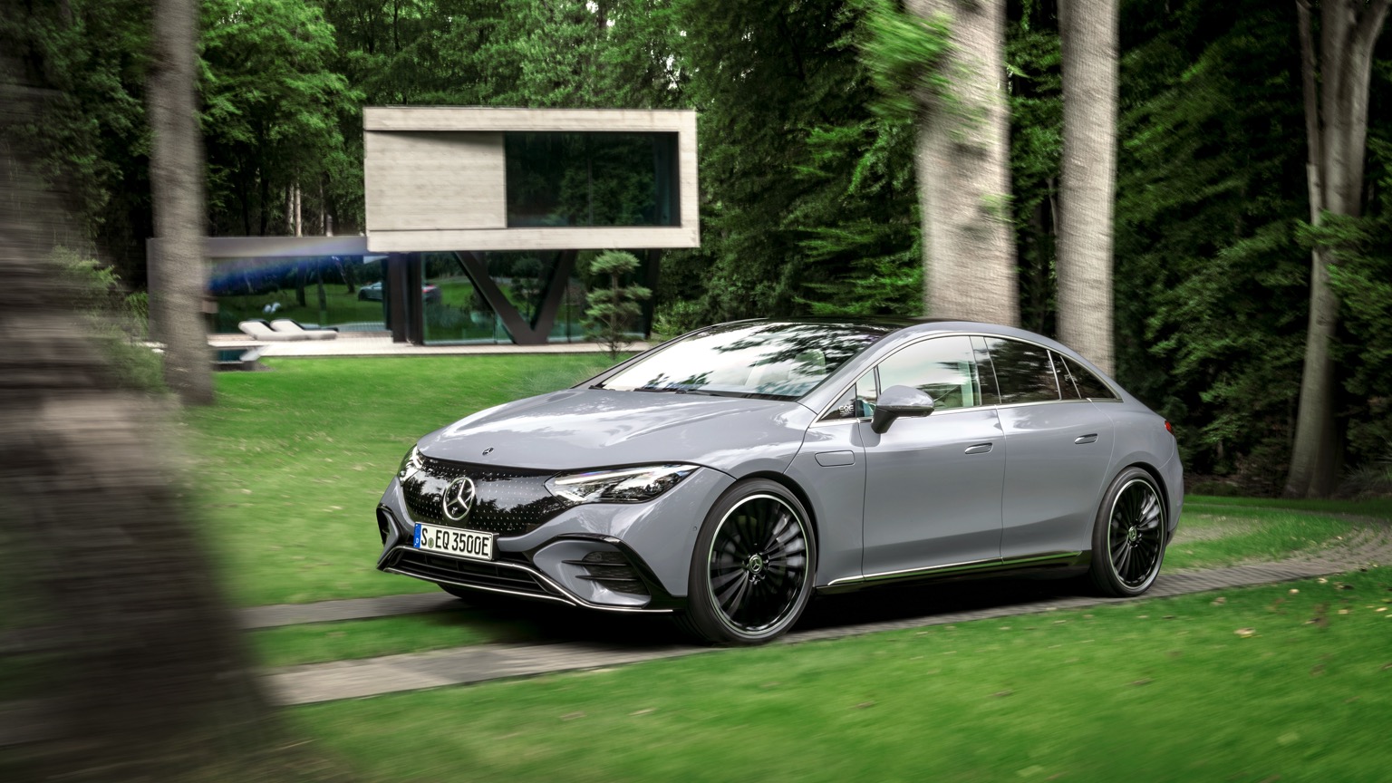 Mercedes_EQE-7