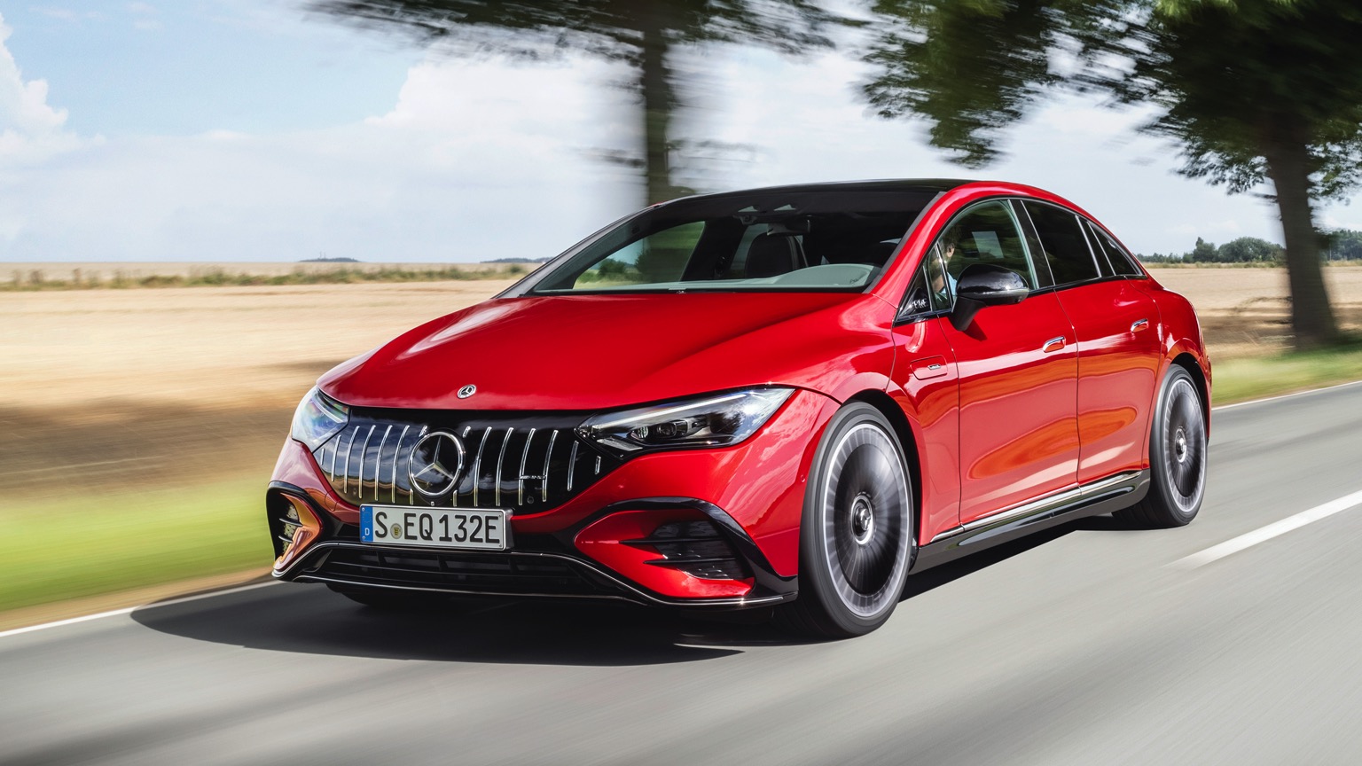 Mercedes_EQE_AMG_43-1