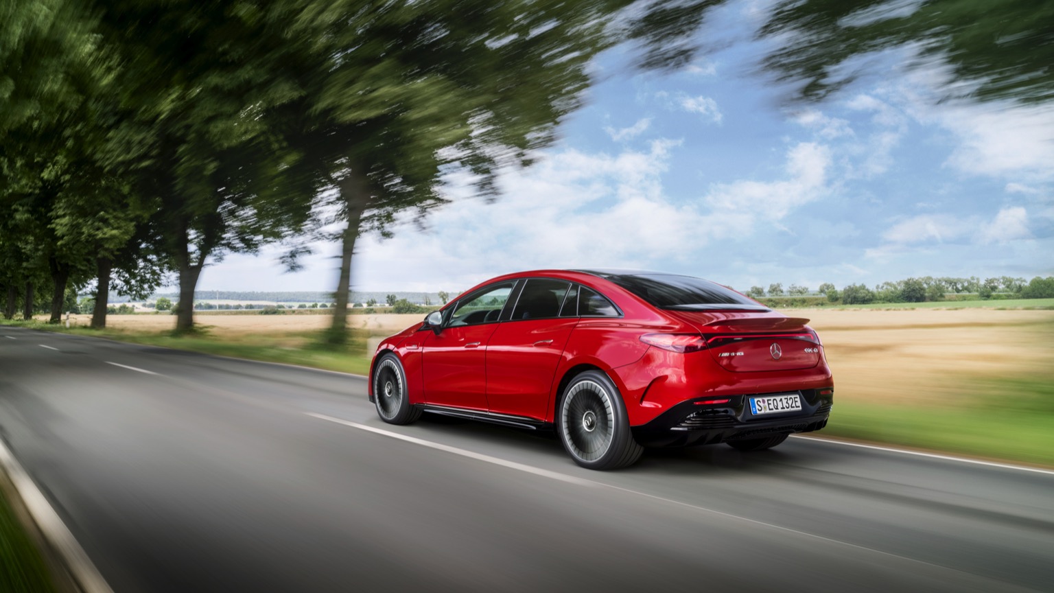 Mercedes_EQE_AMG_43-2