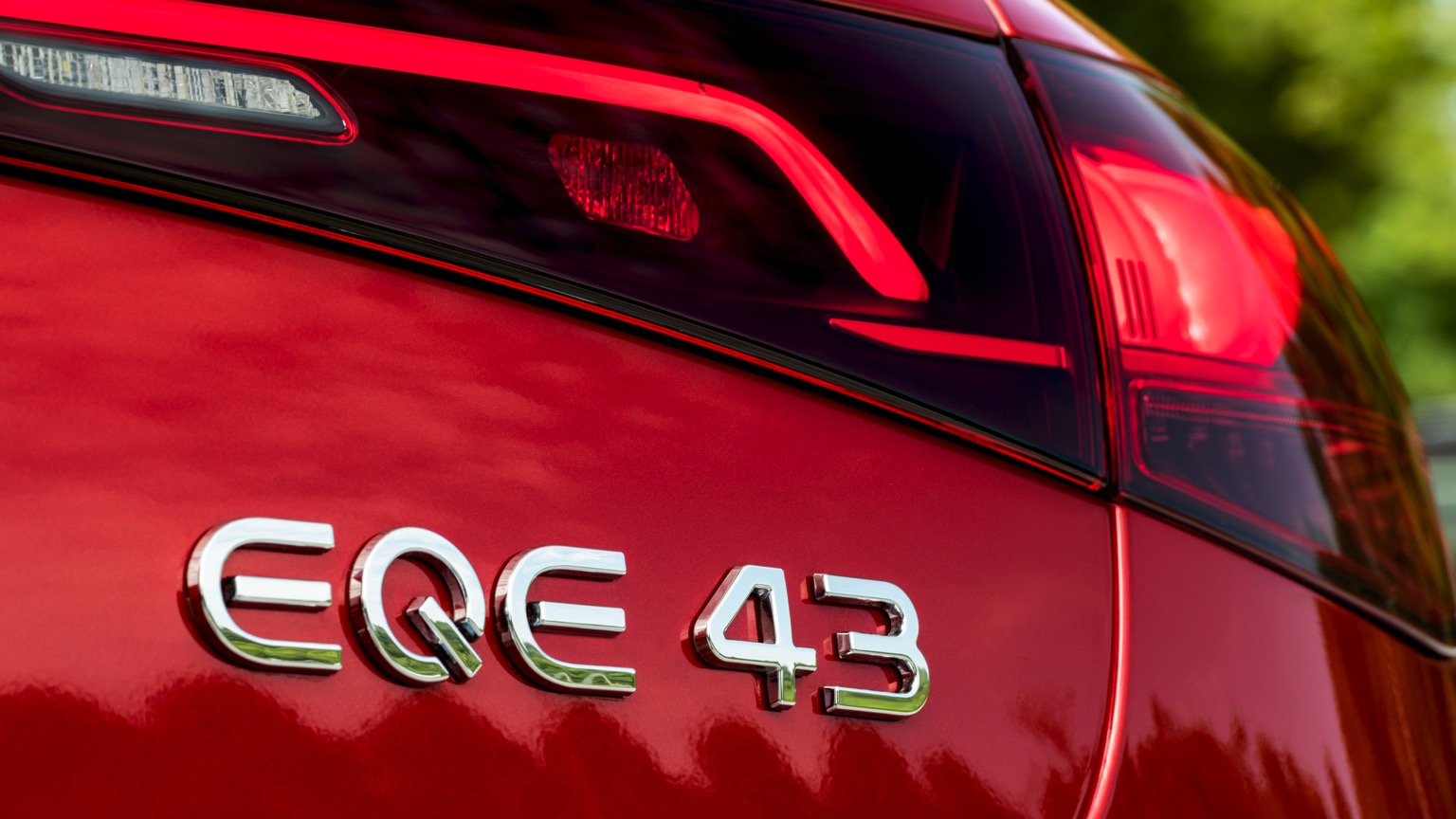 Mercedes_EQE_AMG_43-23