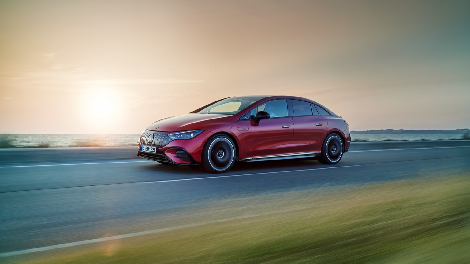 Mercedes_EQE_AMG_43-7