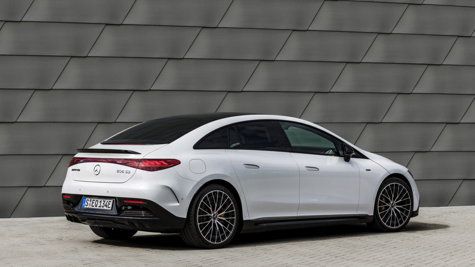 Mercedes_EQE_AMG_53-12