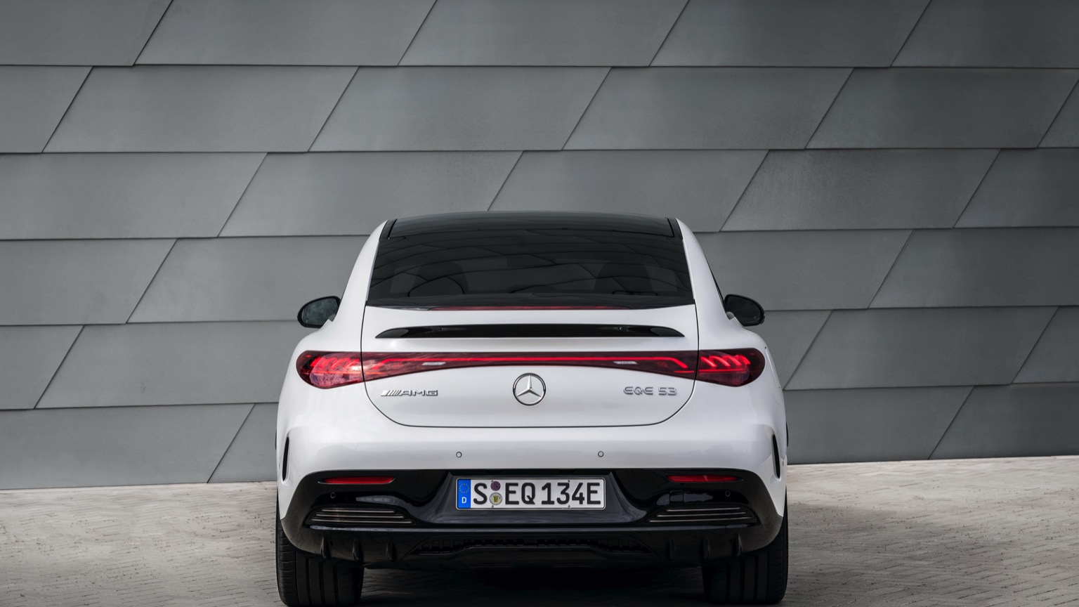 Mercedes_EQE_AMG_53-14