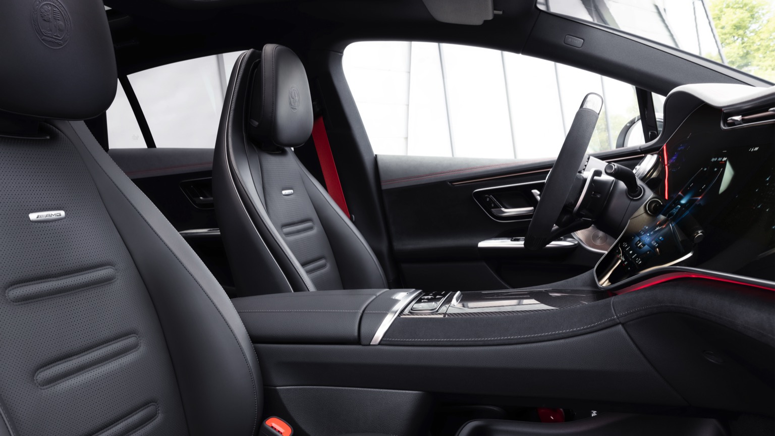 Mercedes_EQE_AMG_53-19