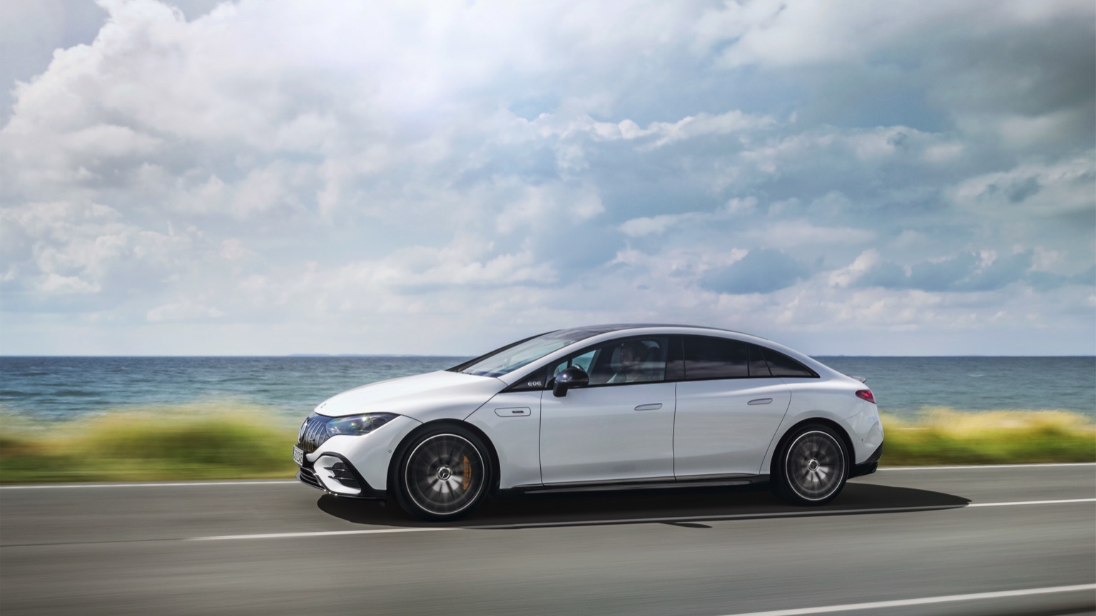 Mercedes_EQE_AMG_53-2