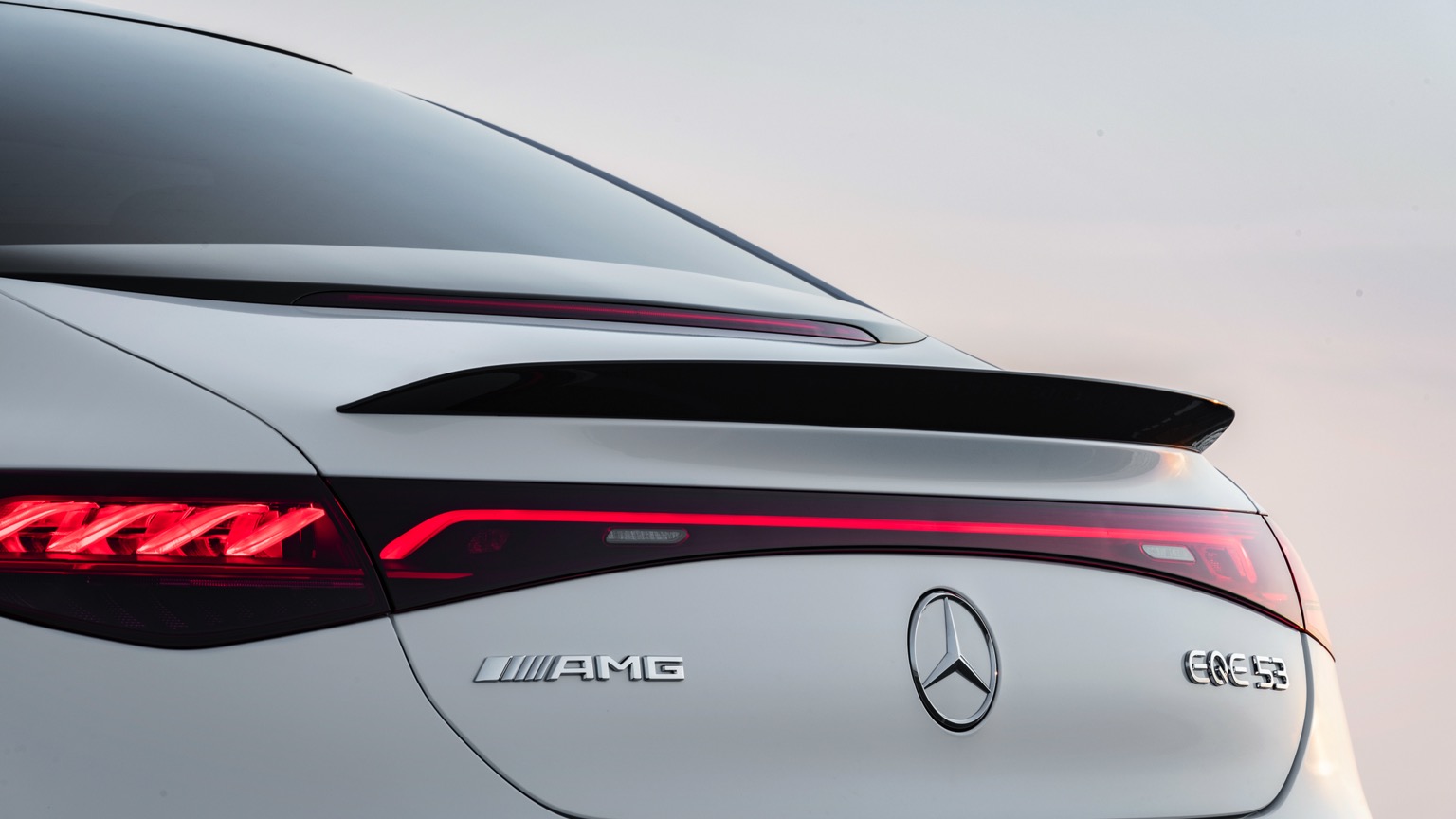 Mercedes_EQE_AMG_53-23