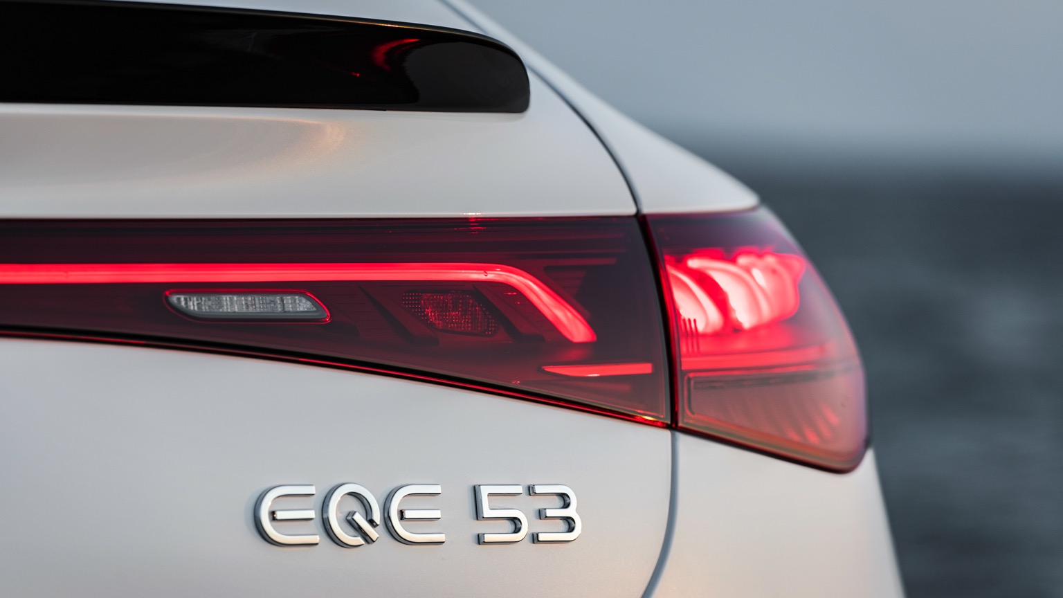 Mercedes_EQE_AMG_53-24