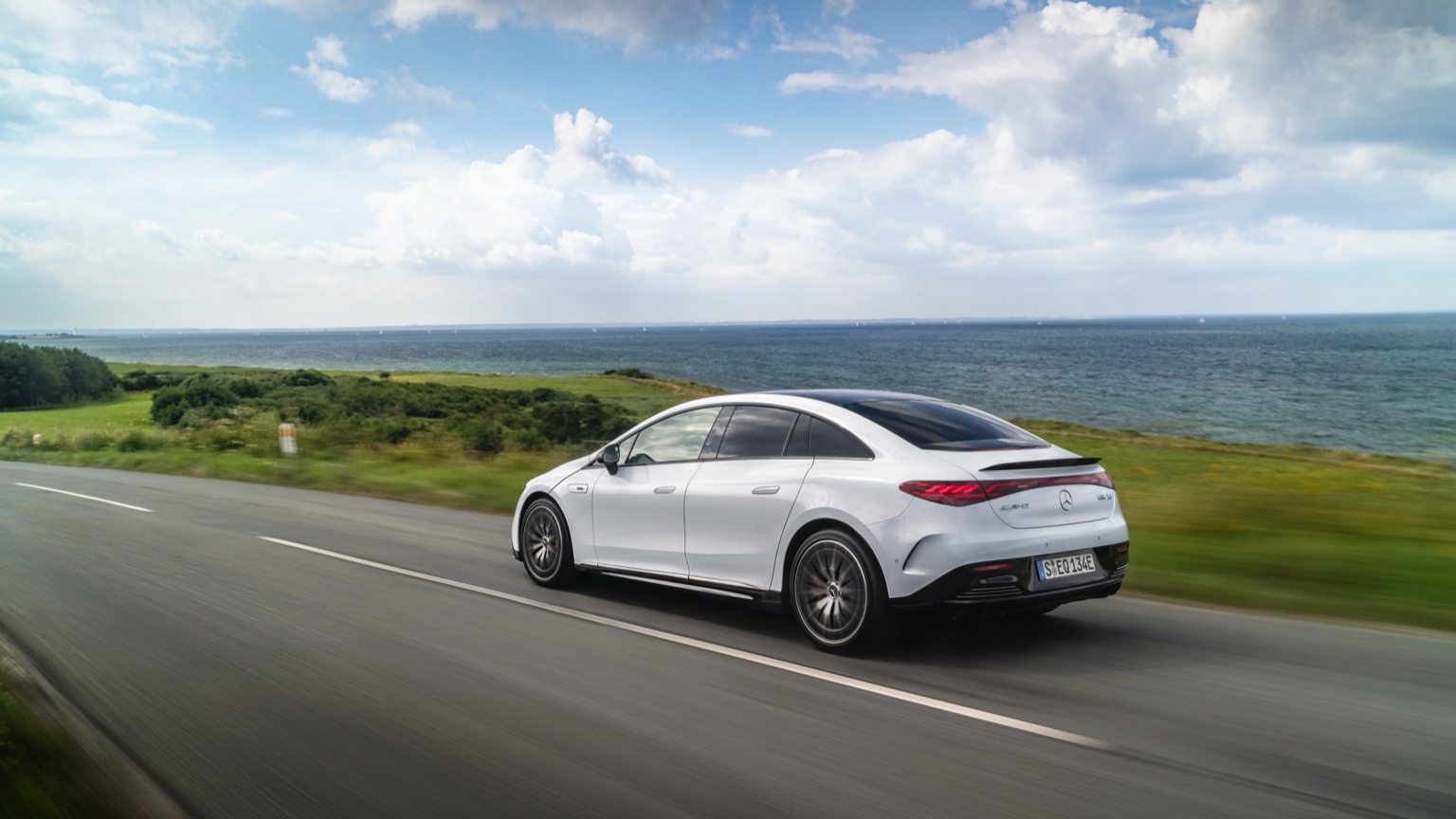 Mercedes_EQE_AMG_53-3