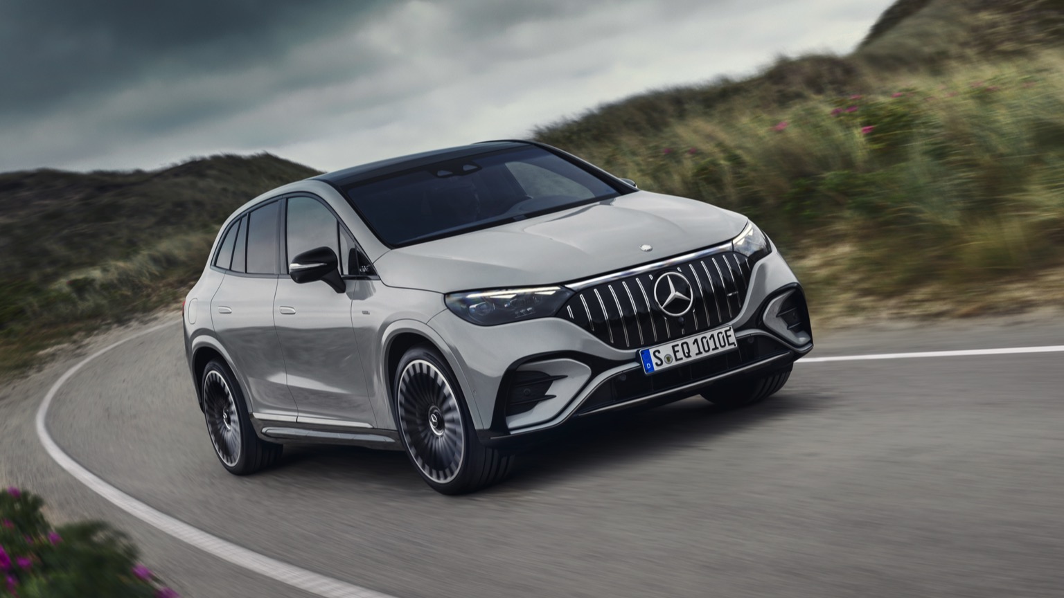 Mercedes_EQE_AMG_SUV-14