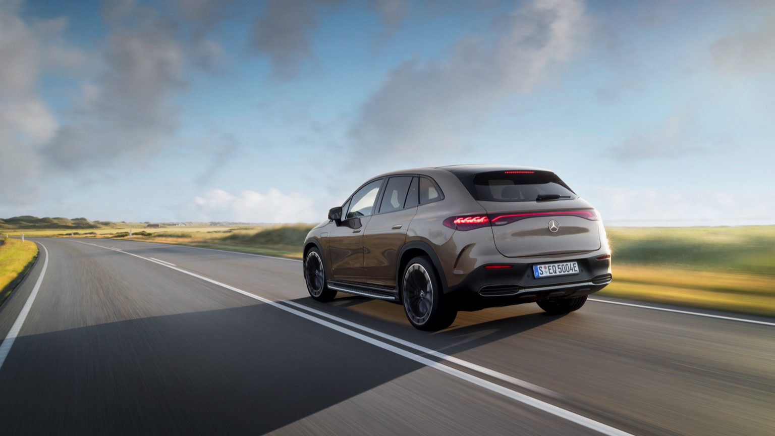 Mercedes_EQE_SUV-10