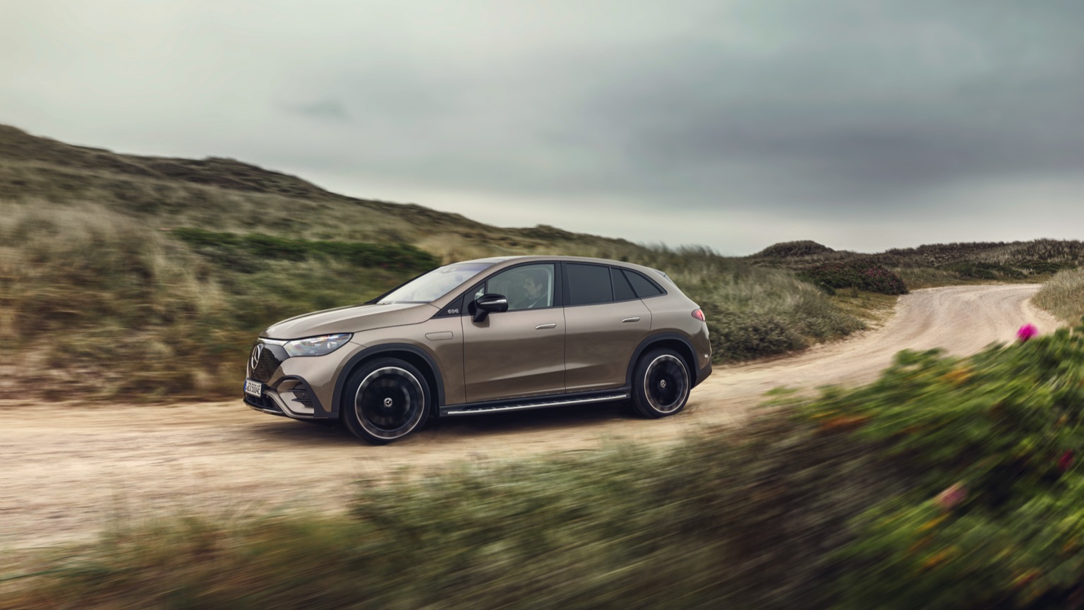 Mercedes_EQE_SUV-11