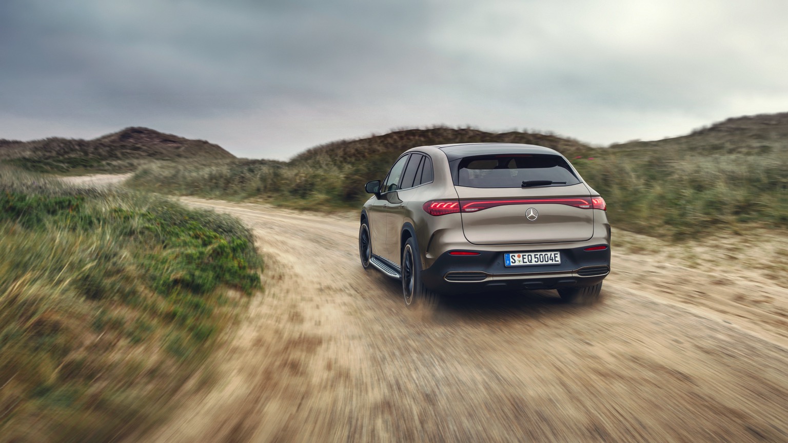 Mercedes_EQE_SUV-13