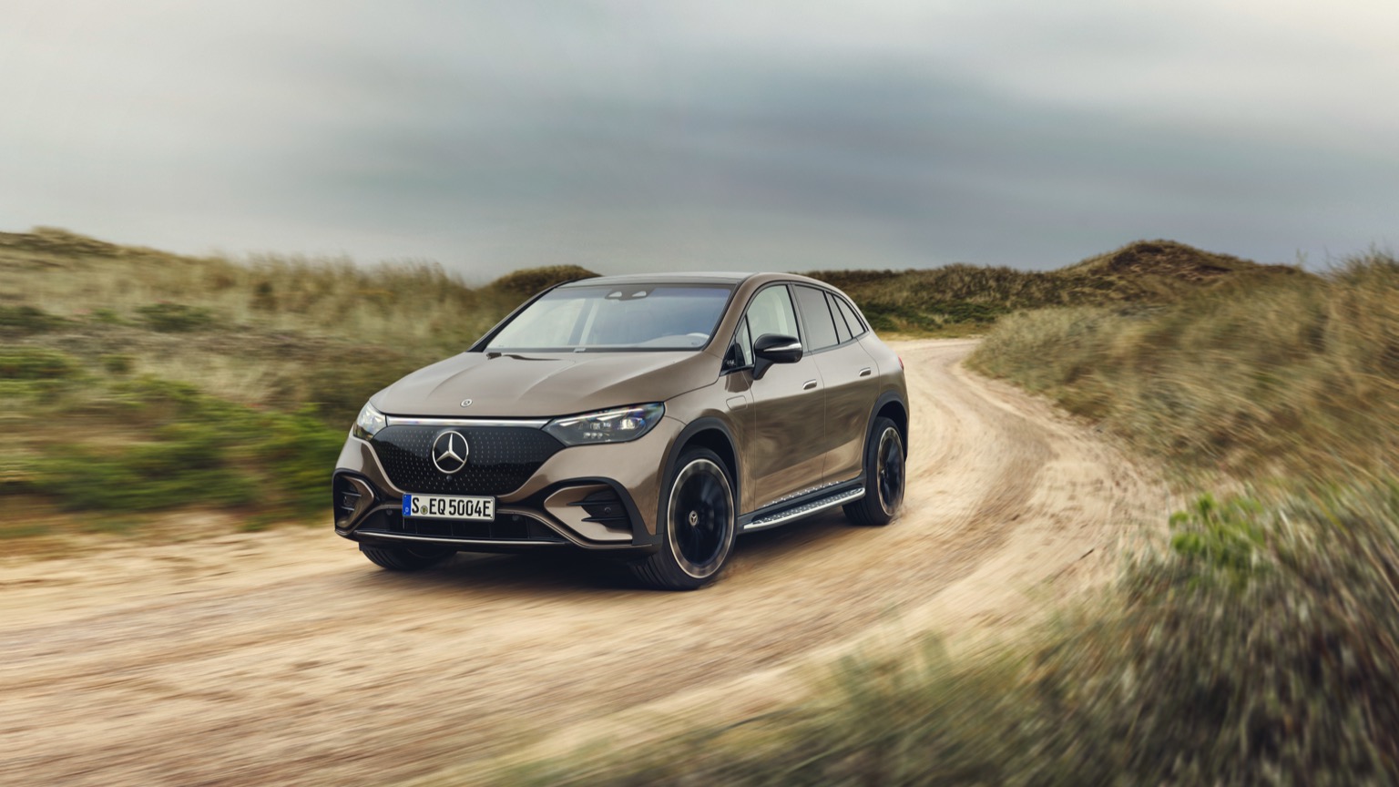 Mercedes_EQE_SUV-14